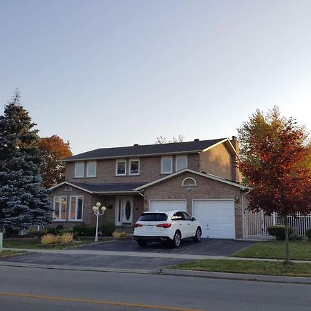 Comfort Rooms Near Toronto Airport Μισισάουγκα Εξωτερικό φωτογραφία