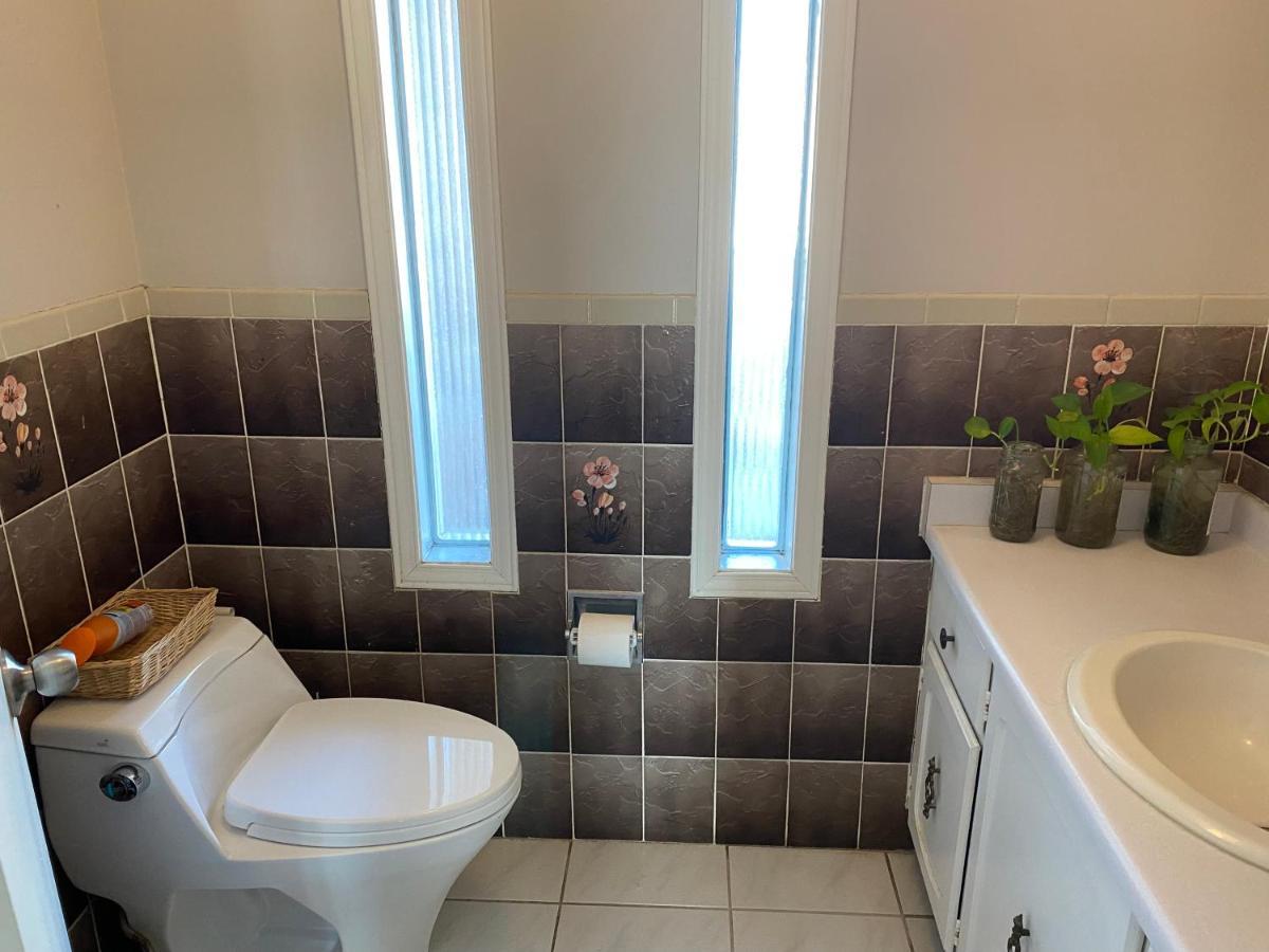 Comfort Rooms Near Toronto Airport Μισισάουγκα Εξωτερικό φωτογραφία
