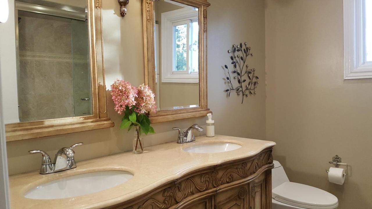Comfort Rooms Near Toronto Airport Μισισάουγκα Εξωτερικό φωτογραφία