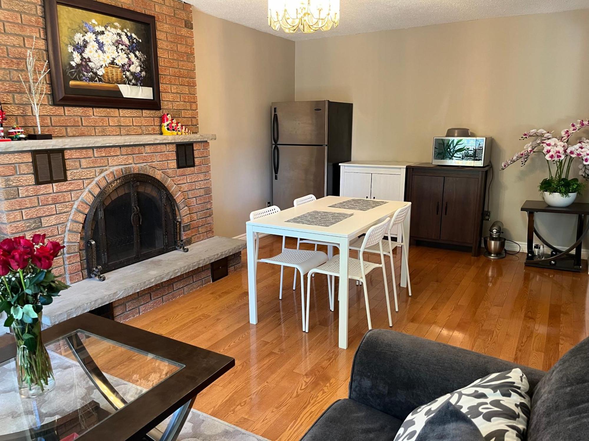 Comfort Rooms Near Toronto Airport Μισισάουγκα Εξωτερικό φωτογραφία