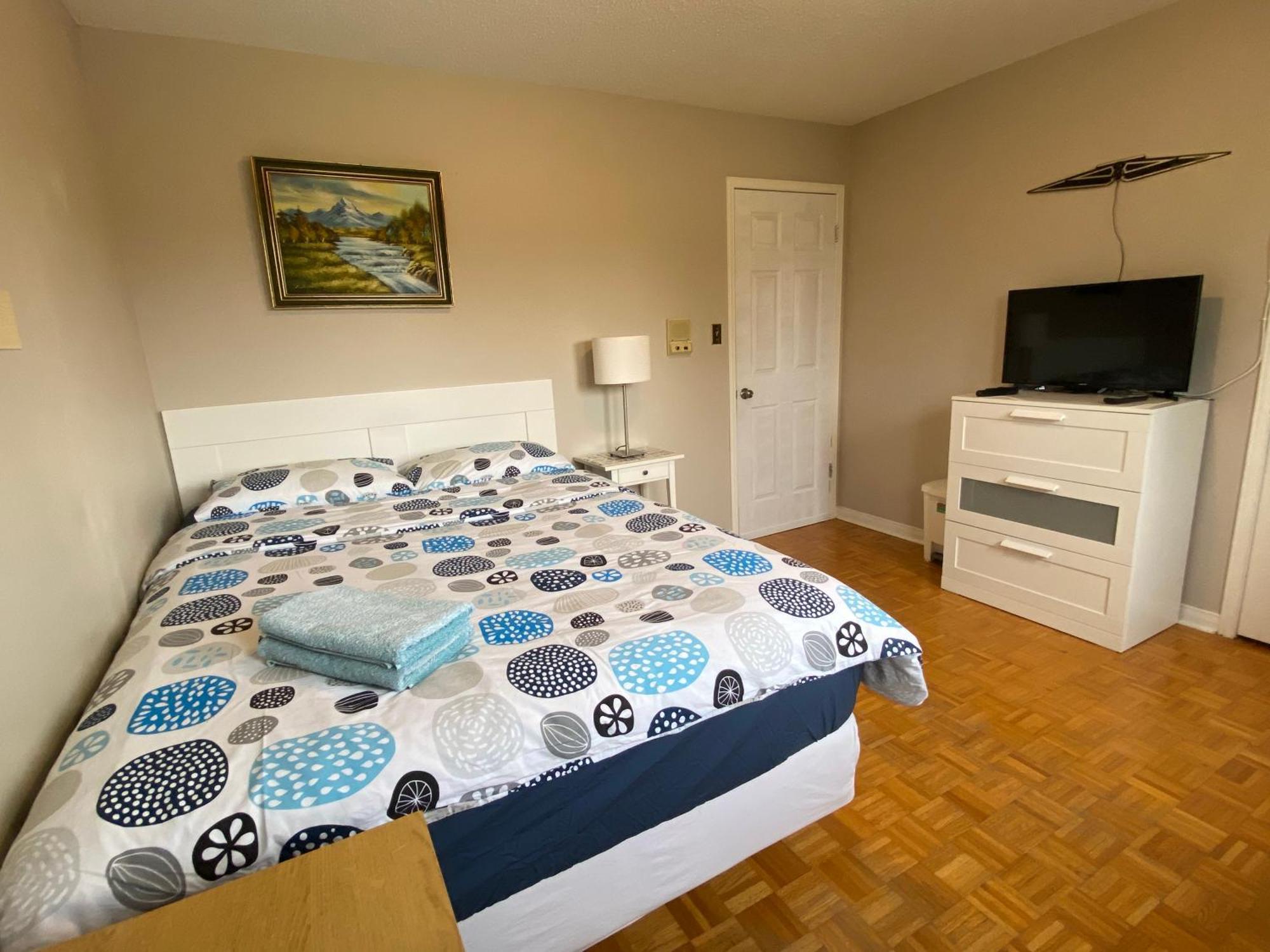 Comfort Rooms Near Toronto Airport Μισισάουγκα Δωμάτιο φωτογραφία